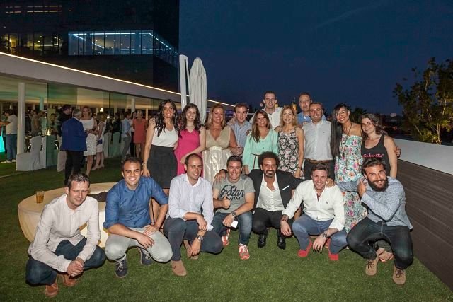 La junta directiva de aje Zaragoza en la cena de verano 2015