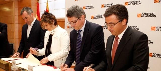 Firma de la Carta de Zaragoza por la rehabilitación