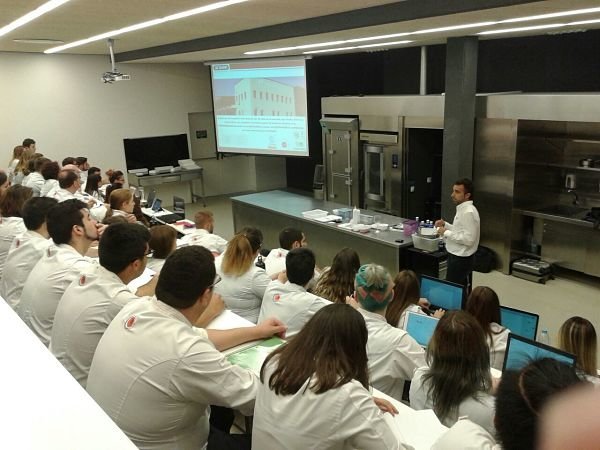 Clase de Araven en la Escuela Gremio de Pastelería de Barcelona_opt